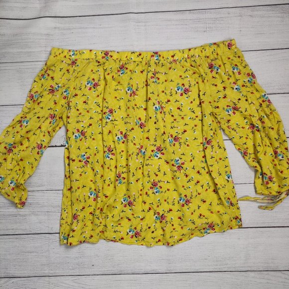 PAPERMOON
Laramie Off The Shoulder Top
XL - Picture 2 of 9